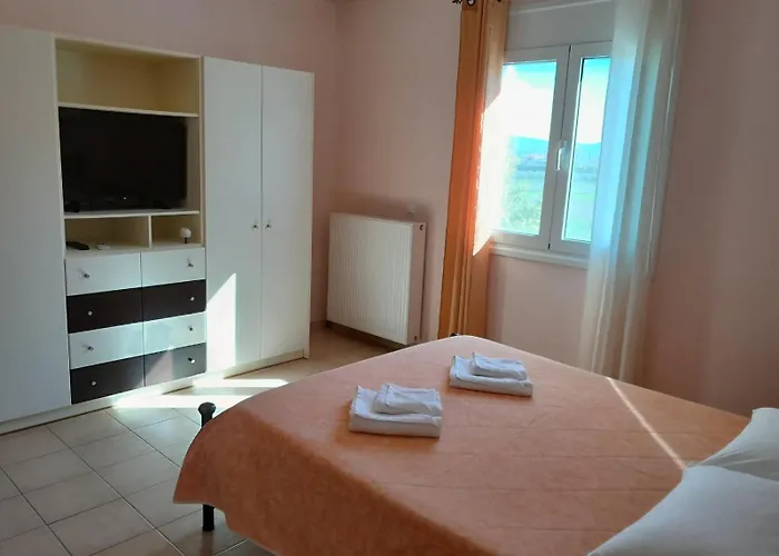 Omorfi Poli 120 Sqm