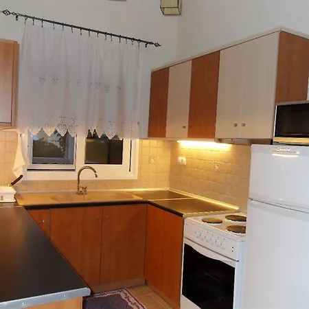 Apartament Omorfi Poli 120 Sqm