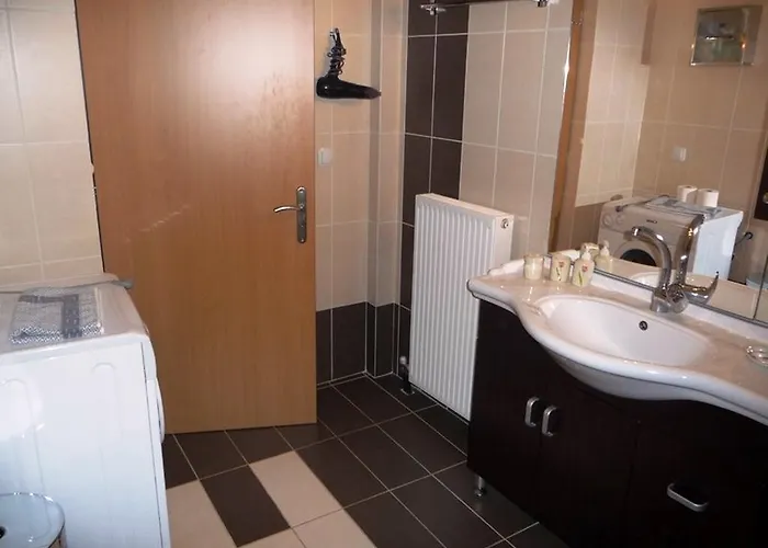 Omorfi Poli 120 Sqm * Náuplia